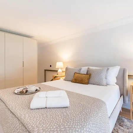 Luxe Mininal Flats By Hostwise Porto